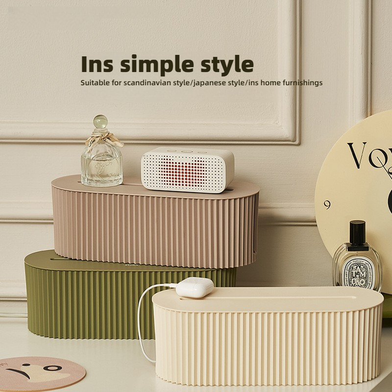 Desk Cable Organizer - ケーブルオーガナイザーボックス - 電線を隠す、デスクをきれいにする。 耐久性のあるプラスチック製、電源タップにも対応。 完璧な贈り物